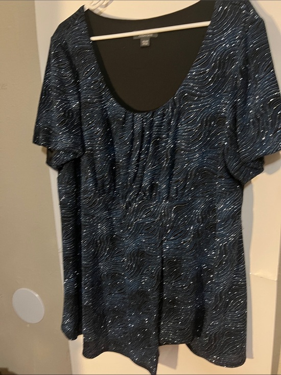 dressbarn Tops - dressbarn Navy and Black Scoop Neck Short Sleeve Top with Metallic Detail